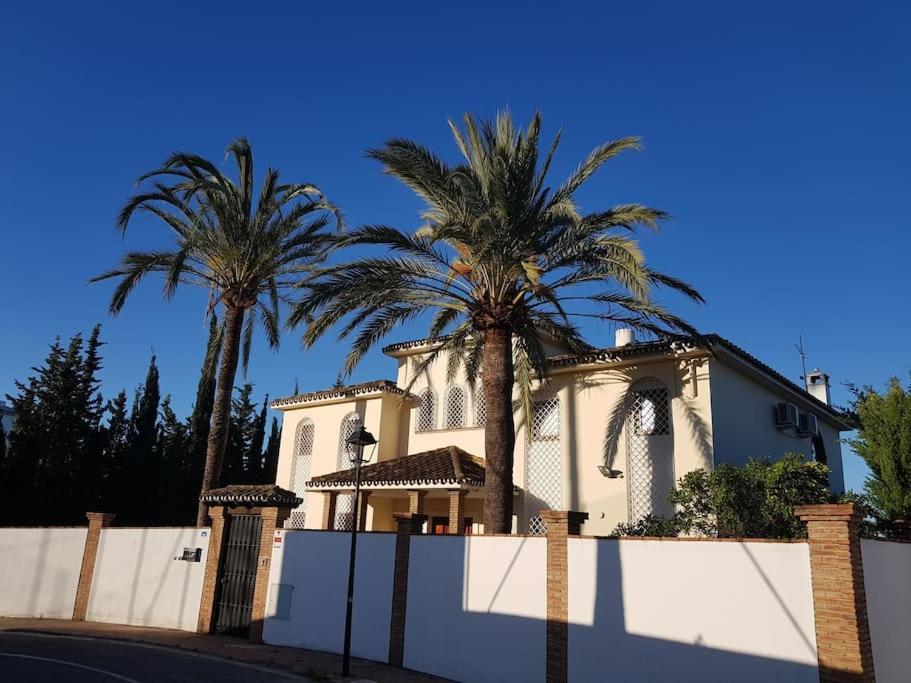 Beautiful 9 Bedroom With And Pool. Málaga