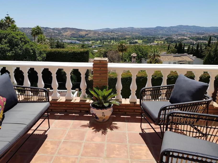 Beautiful 9 Bedroom With And Pool. *