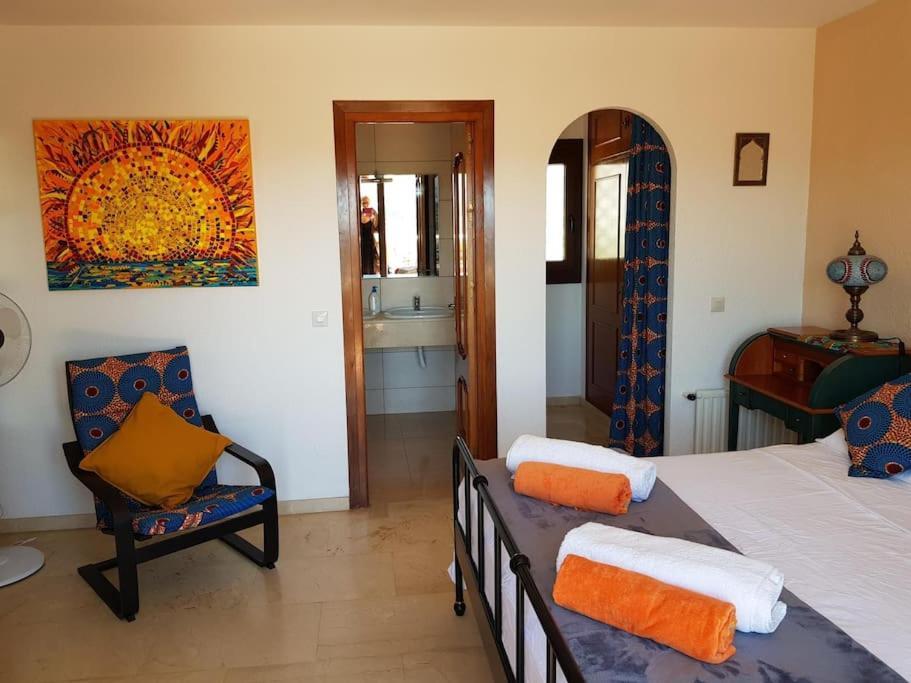 Villa Beautiful 9 Bedroom With And Pool.